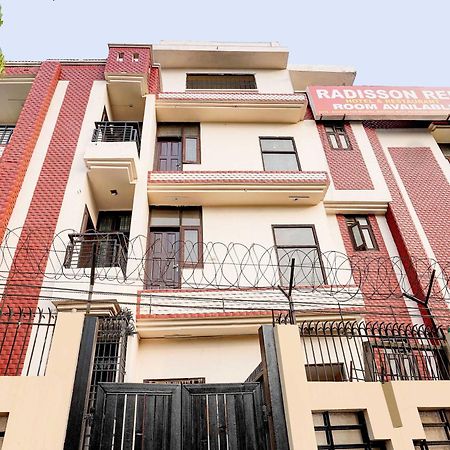 Hotel O Radisson Red Hotel & Restaurant Ghaziabad Eksteriør bilde