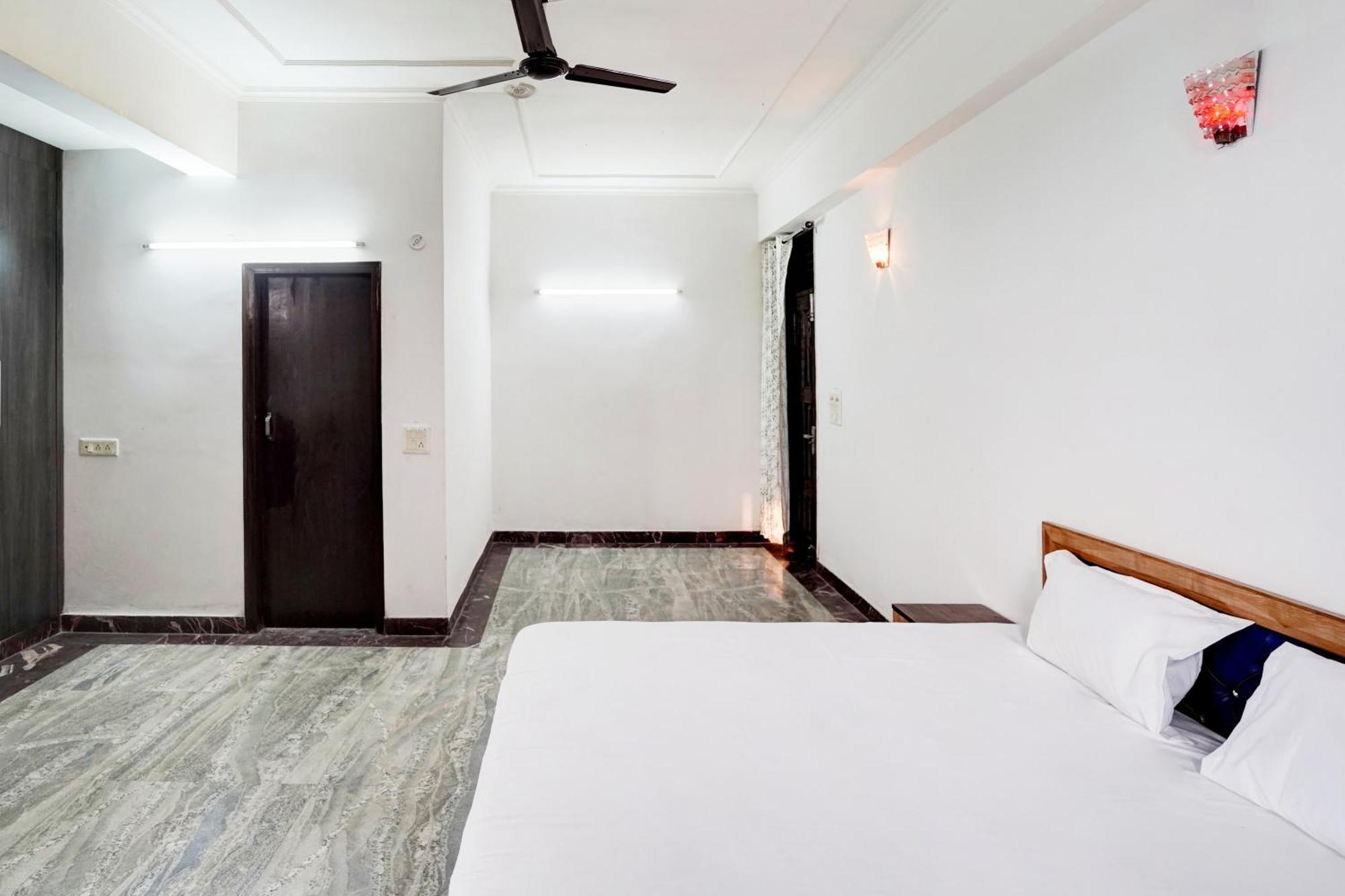 Hotel O Radisson Red Hotel & Restaurant Ghaziabad Eksteriør bilde